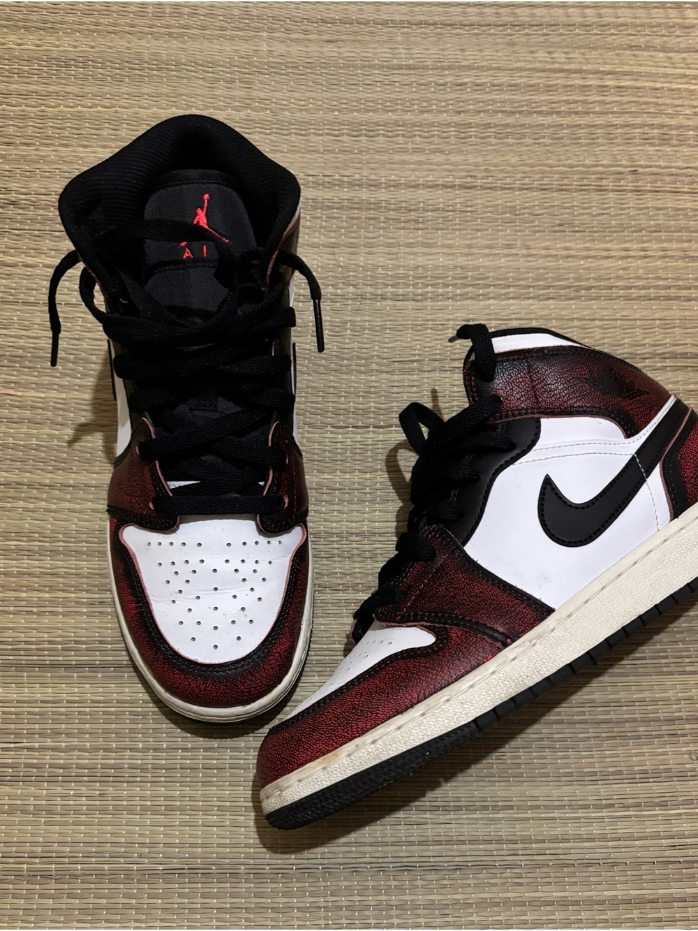 Nike Air Jordan 1 Mid - White Black Red Maroon